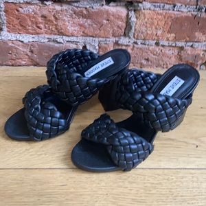 Steve Madden Twisted Black Braided puffy Heel Sandal Sz 7